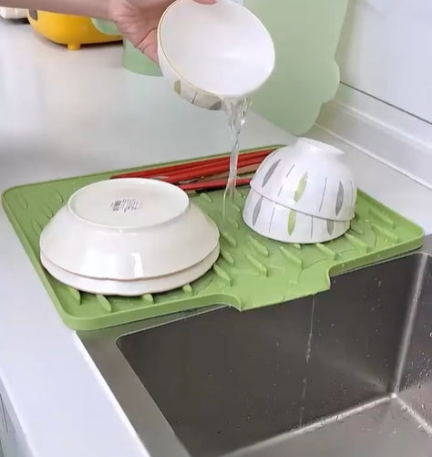 💥Protection de plan de travail en silicone anti-éclaboussures – Résistante à la chaleur &  Tapis antidérapant pour un séchage sans gouttes💥