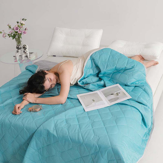 🥳2026 HOT SALE🥳❄️ 50% OFF! Cooling Comforter – Dual‑sided, Q‑Max≥0.4 fabric. One side cools, one side breathes. Sleep sweat‑free! 🌙✨
