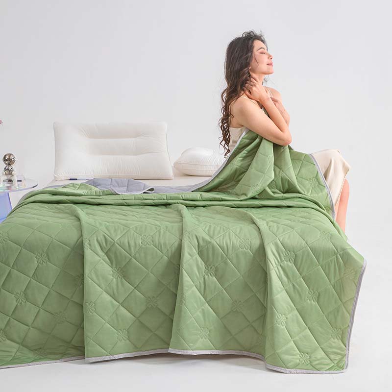 🥳2026 HOT SALE🥳❄️ 50% OFF! Cooling Comforter – Dual‑sided, Q‑Max≥0.4 fabric. One side cools, one side breathes. Sleep sweat‑free! 🌙✨