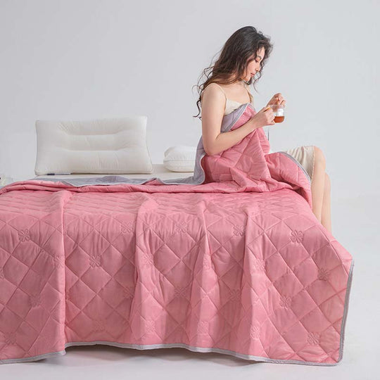 🥳2026 HOT SALE🥳❄️ 50% OFF! Cooling Comforter – Dual‑sided, Q‑Max≥0.4 fabric. One side cools, one side breathes. Sleep sweat‑free! 🌙✨