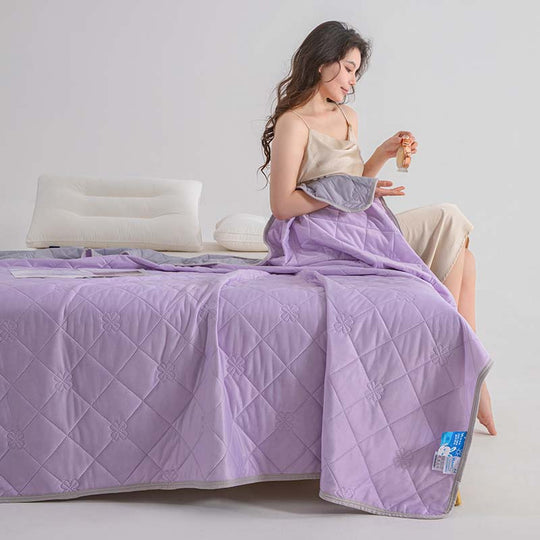 🥳2026 HOT SALE🥳❄️ 50% OFF! Cooling Comforter – Dual‑sided, Q‑Max≥0.4 fabric. One side cools, one side breathes. Sleep sweat‑free! 🌙✨