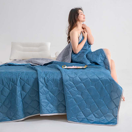 🥳2026 HOT SALE🥳❄️ 50% OFF! Cooling Comforter – Dual‑sided, Q‑Max≥0.4 fabric. One side cools, one side breathes. Sleep sweat‑free! 🌙✨