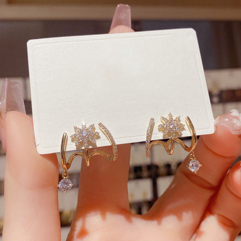 ✨2026 HOT SALE New Arrival🔥Limited Time Special Price !!🎉Sparkling Claw Earrings for Women